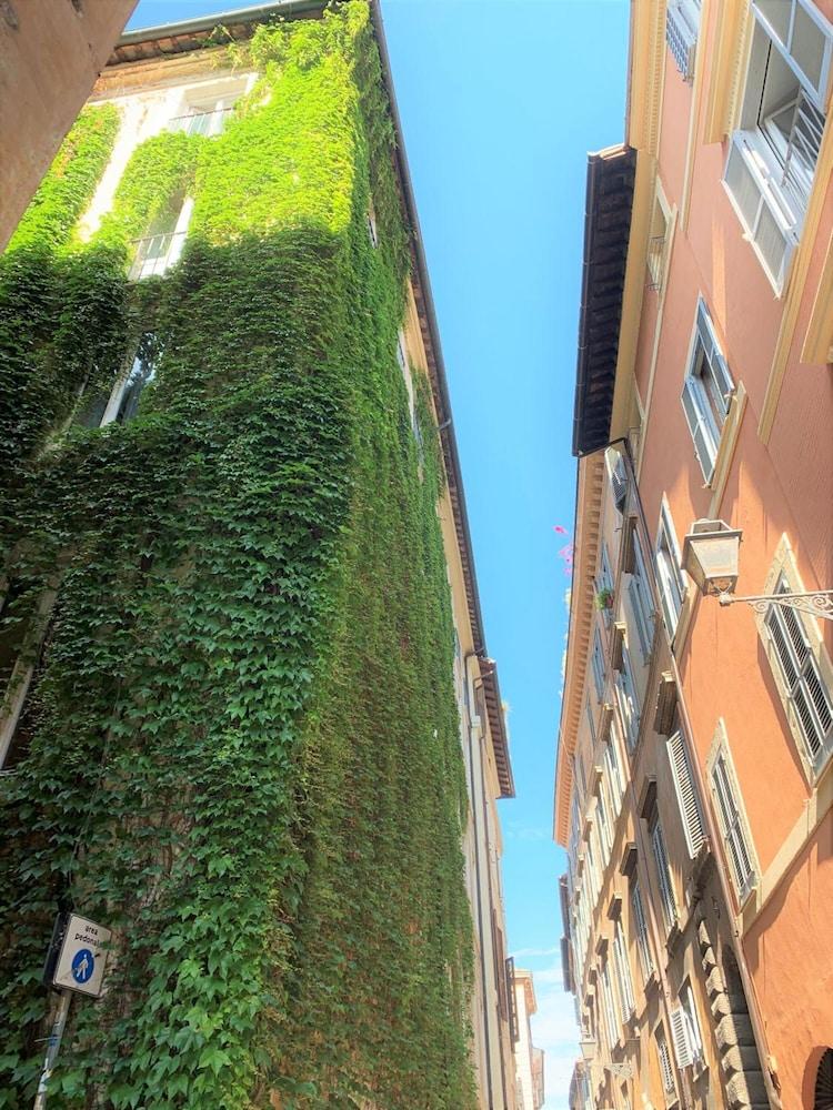 Residenza Domizia