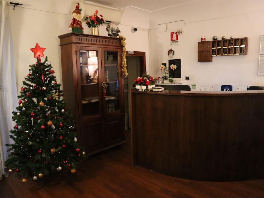Residenza Domizia 3* Rome