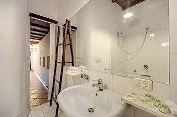 Affittacamere Residenza Domizia 3*